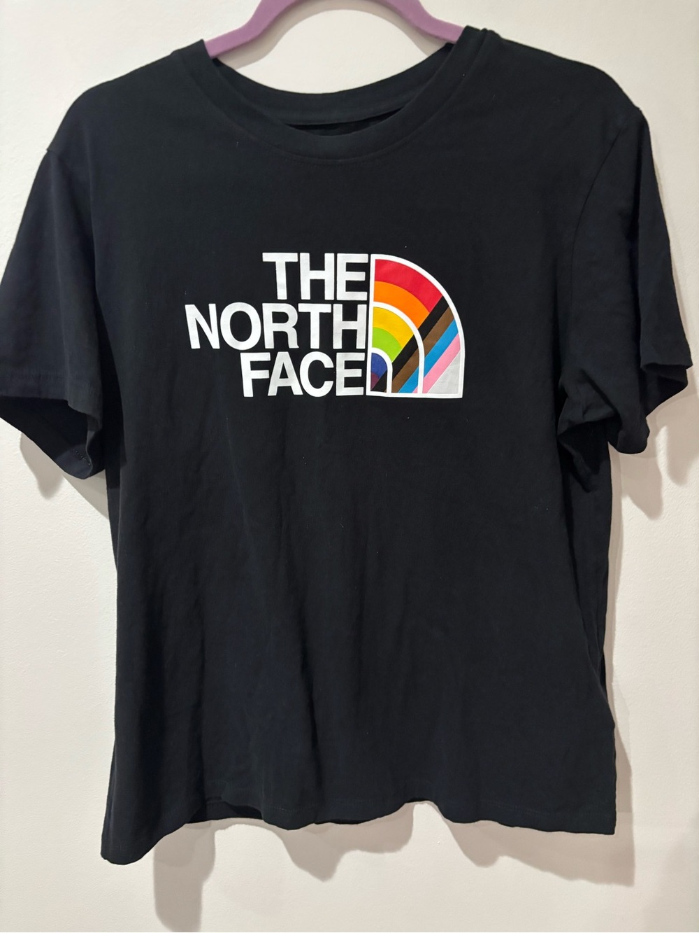 New Women’s Northface Pride Rainbow XL Shirt